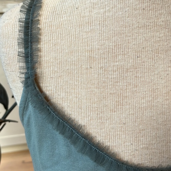 NWT Riani soft green camisole with ruffle trim at the shoulder and neckline - Picture 2 of 9